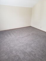 Building Photo - 528 N Barstow St