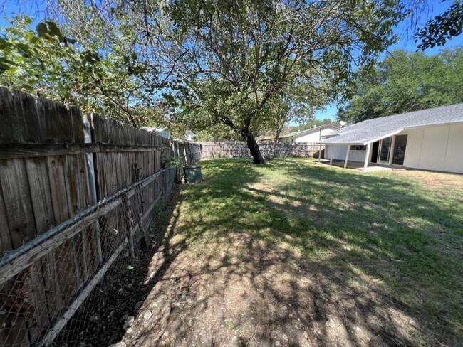 Building Photo - 3300 Winderemere Drive