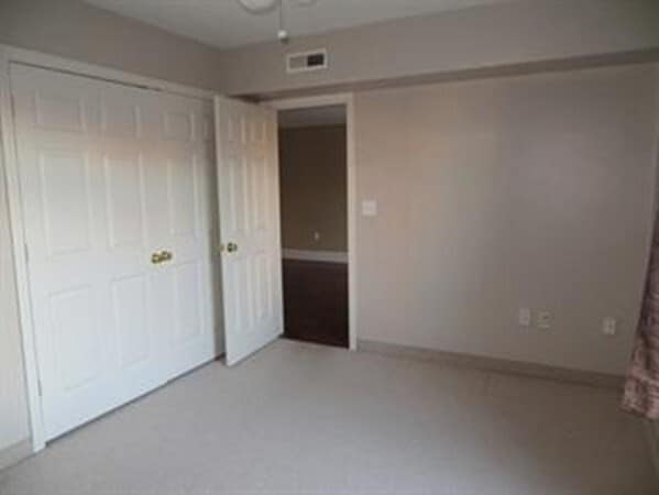 Building Photo - 86 E Howard St