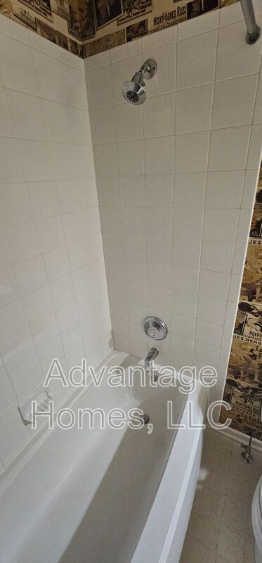 Building Photo - 809 Midjay Dr