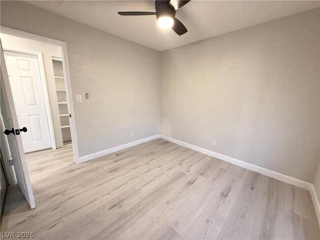 Building Photo - 325 Greenfield Ln