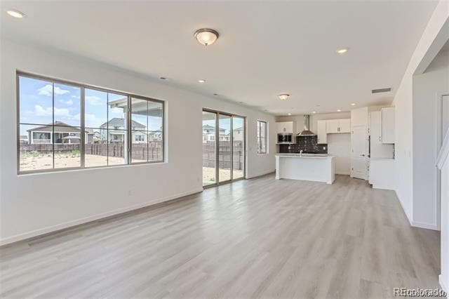 Building Photo - 170 S Vandriver Wy