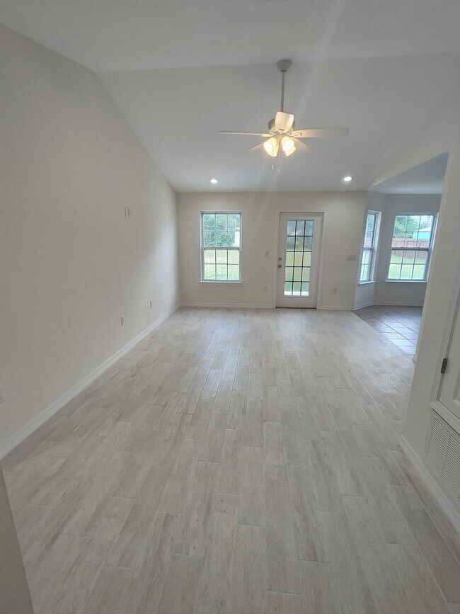 Building Photo - 5125 Colt Dr
