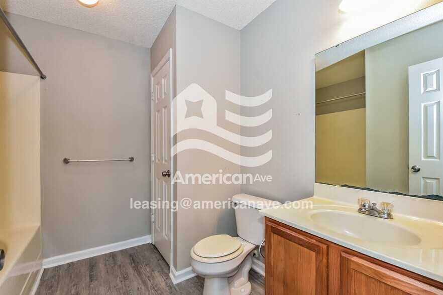 Building Photo - 426 Wincrest Ln