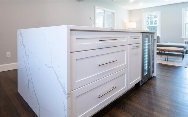 Building Photo - 118 Ruggles Ave