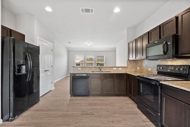 Building Photo - 13024 Tinker St