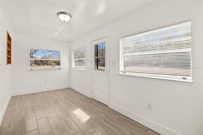 Building Photo - 31300 US-441