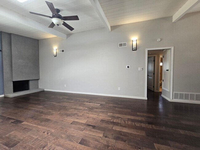 Building Photo - 5539 Baja Dr