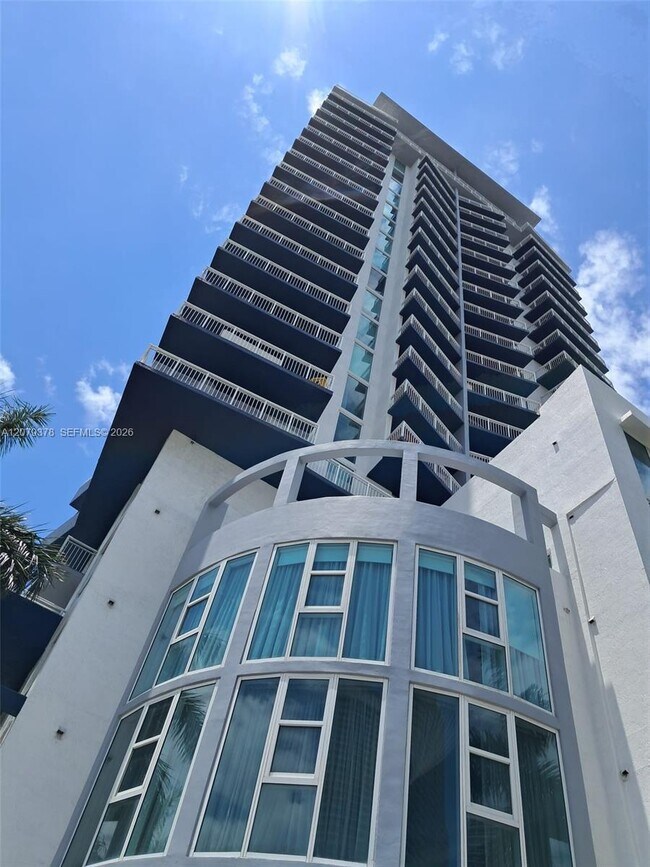Building Photo - 275 NE 18th St