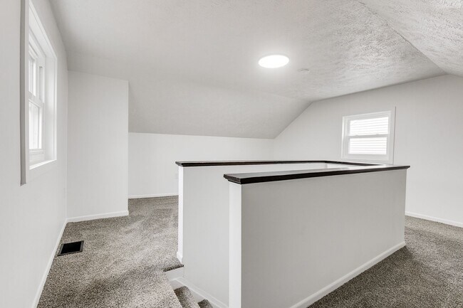 Building Photo - Available NOW - Private 2 Bedroom Home w/ Beautiful Updates!