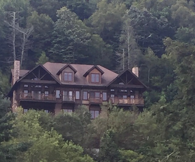 Building Photo - Luxury furnished 3/2.5 Condo at Lodges at Winklers Creek