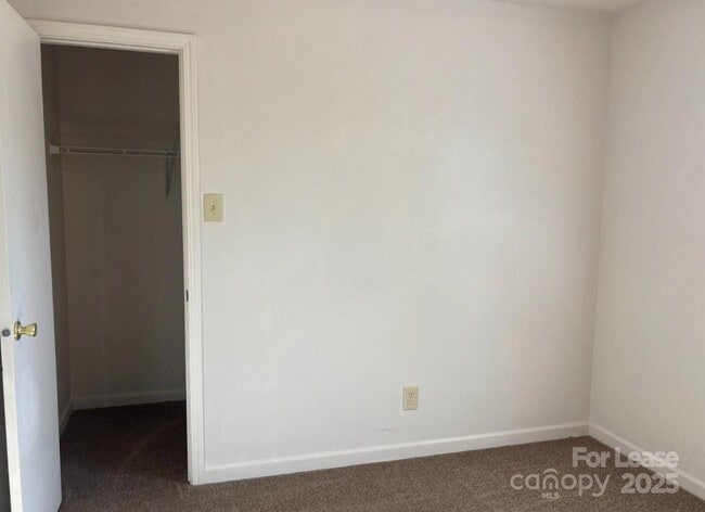 Building Photo - 1124 New Day Ct