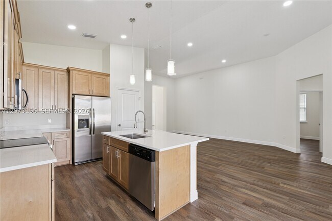 Building Photo - 1296 Moselle Ave