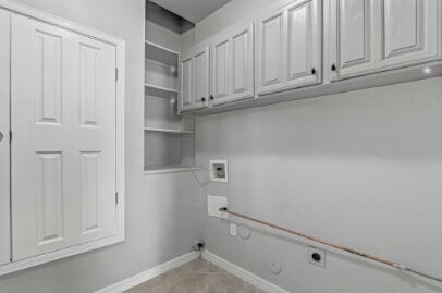 Building Photo - Updated 3-Bed Condo with Scenic Views & Cozy Fireplace