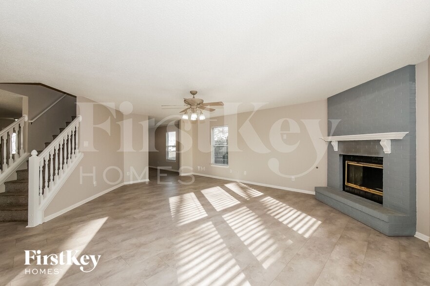 Building Photo - 6845 Woodland Heights Dr