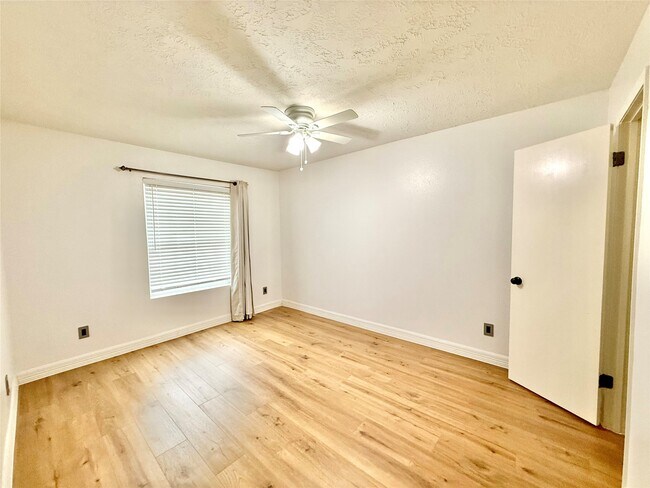 Building Photo - 2750 Holly Hall St