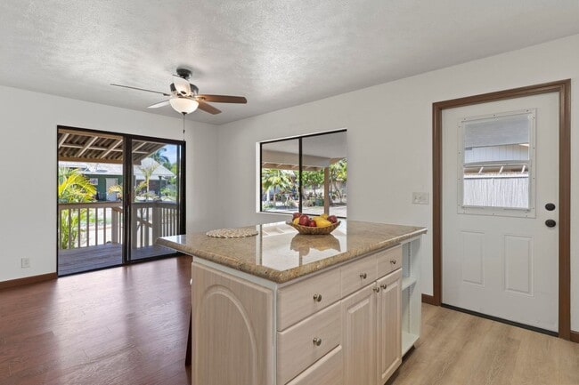Building Photo - Cozy Cottage in Kihei