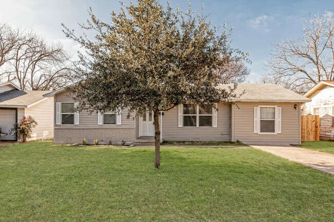 Primary Photo - 1910 S 47th St