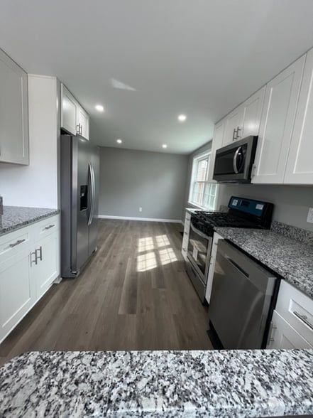 Building Photo - 409 Nike Dr