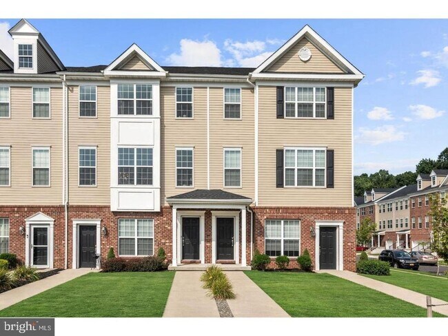Building Photo - 319 Kramer Ct