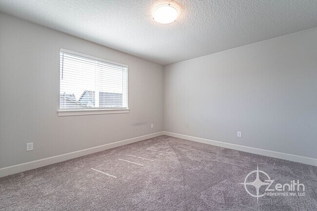 Building Photo - 4837 S 16th Dr