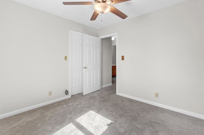 Building Photo - 383 Bosca Ct