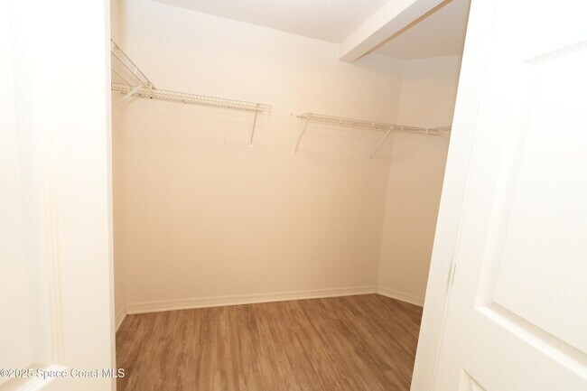 Building Photo - 110 Turpial Way