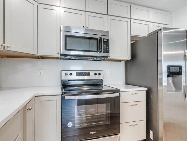 Building Photo - 4101 N Hammond Ave
