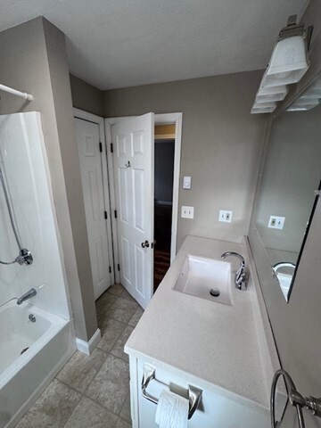 Building Photo - 4 Linwood St