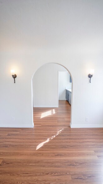 Building Photo - 1560 Cerro Gordo St