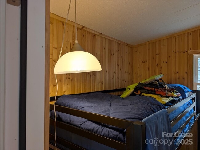 Building Photo - 187 Commodore Loop