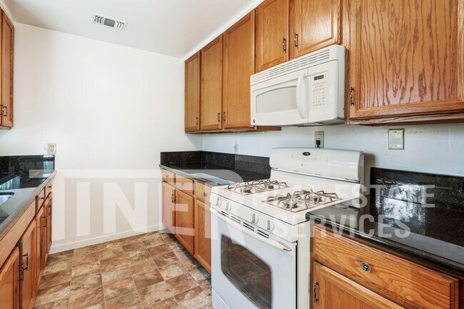 Building Photo - 6128 Mariposa Ave