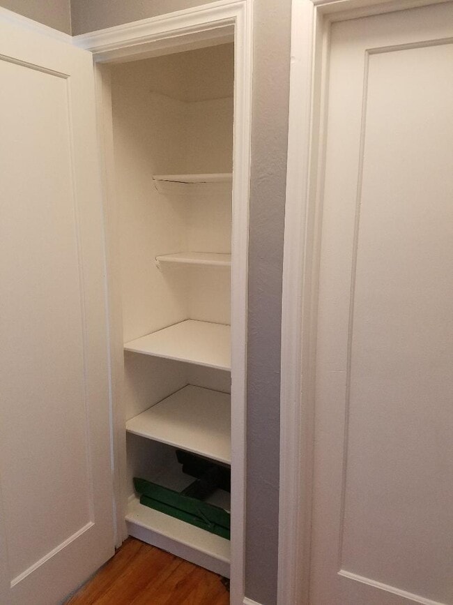 Building Photo - 505 Logan St