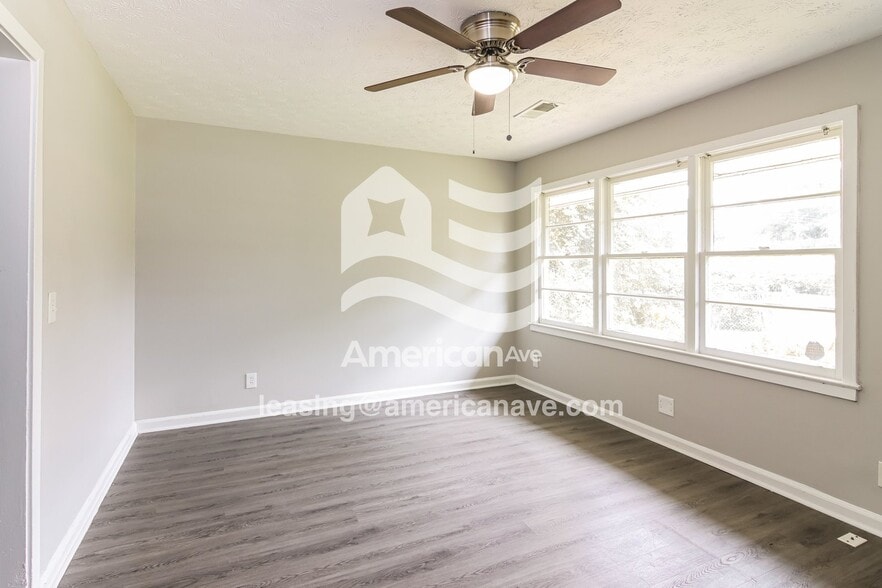 Building Photo - 1627 Celia Dr