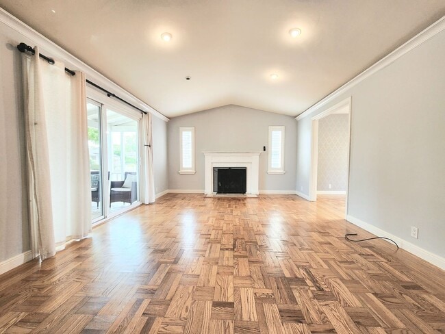 Building Photo - Two bed house in San Mateo