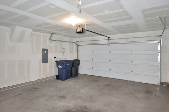 Building Photo - 7608 Bluebell Ln