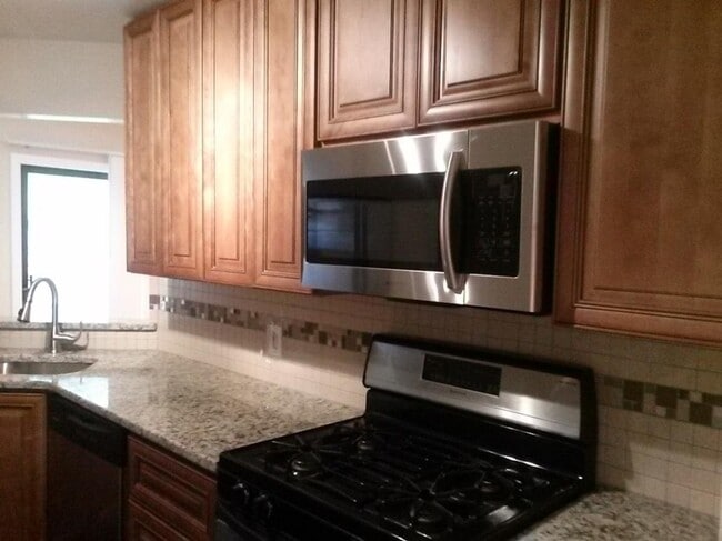 Building Photo - 510 Sunshine Ct
