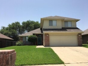 Building Photo - Eagle Mountain ISD 3 bedroom 2.5 bath plus office!