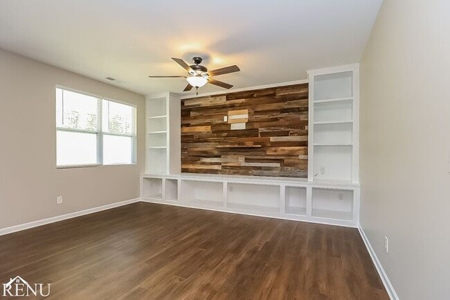 Building Photo - 2216 Carefree Ln