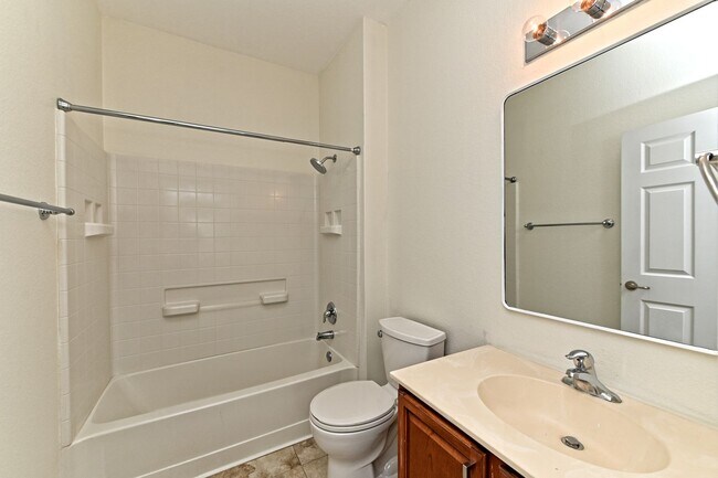 Building Photo - 111 Nassau Cir