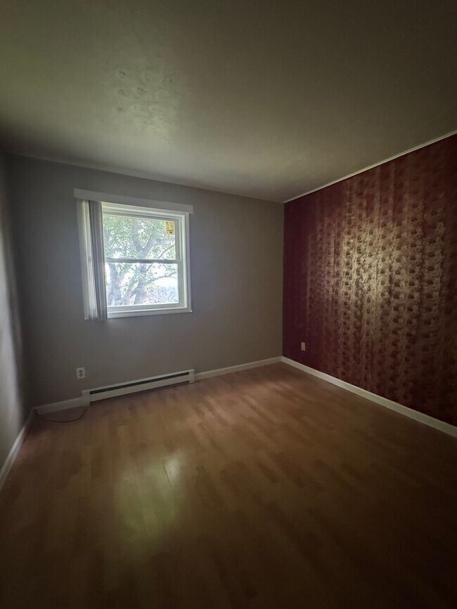 Building Photo - Charming 3 bedroom home for rent.