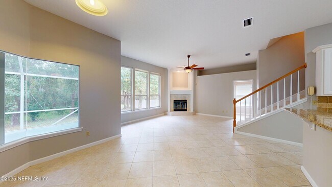 Building Photo - 11861 Lake Fern Dr