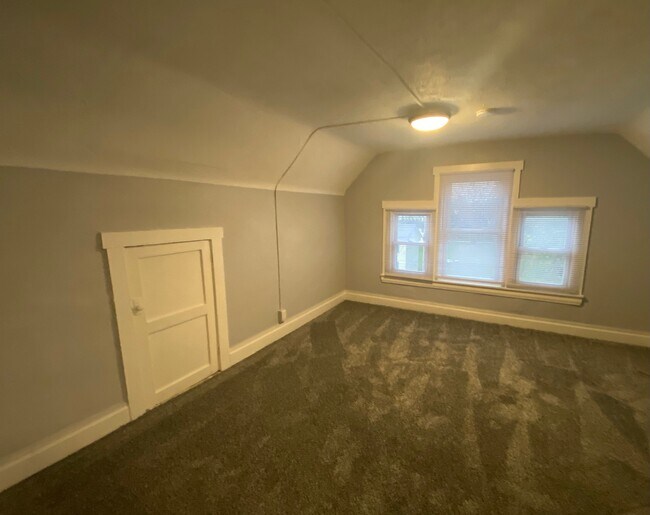 Building Photo - 357 Water St