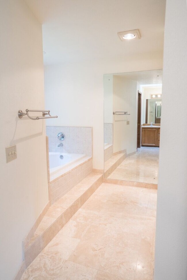 Building Photo - 4bd/2.5ba Sammamish Home