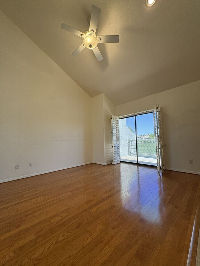 Building Photo - LUXURY LAKEFRONT GAINEY RANCH TOWNHOME WITH GOLF COURSE VIEWS – RESORT STYLE SCOTTSDALE LIVING!