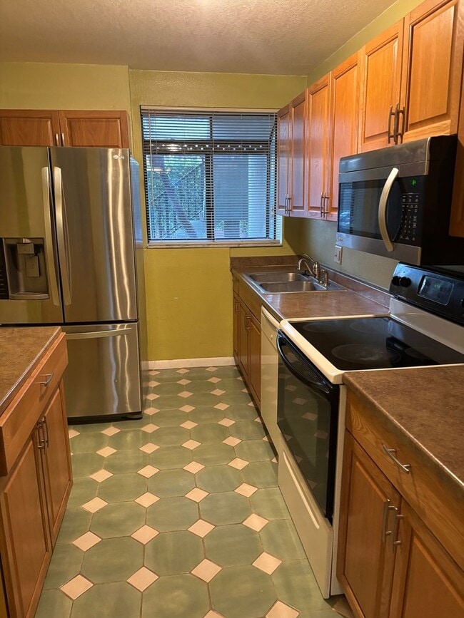 Building Photo - Charming 2BR Condo in Clearwater