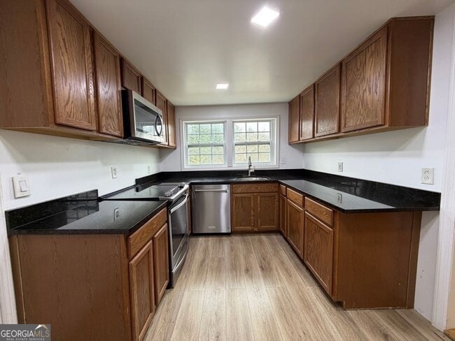 Building Photo - 1252 Lawrenceville-Suwanee Rd