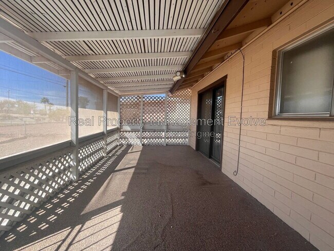Building Photo - 12076 N Pebble Beach Dr