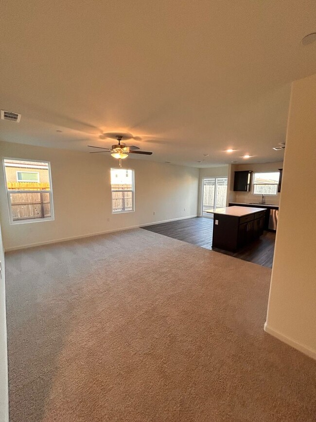 Building Photo - Brand NEW home for rent in Tulare