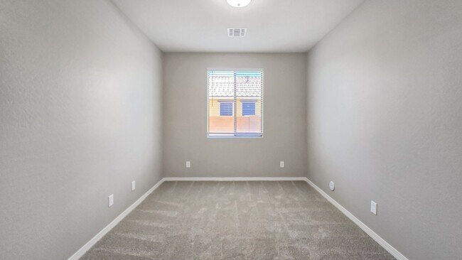 Building Photo - Enjoy the incredible amenities at Estrella Mountain Ranch!